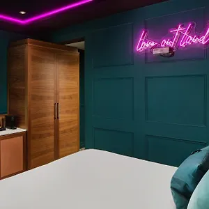 Nyx Christchurch Hotell